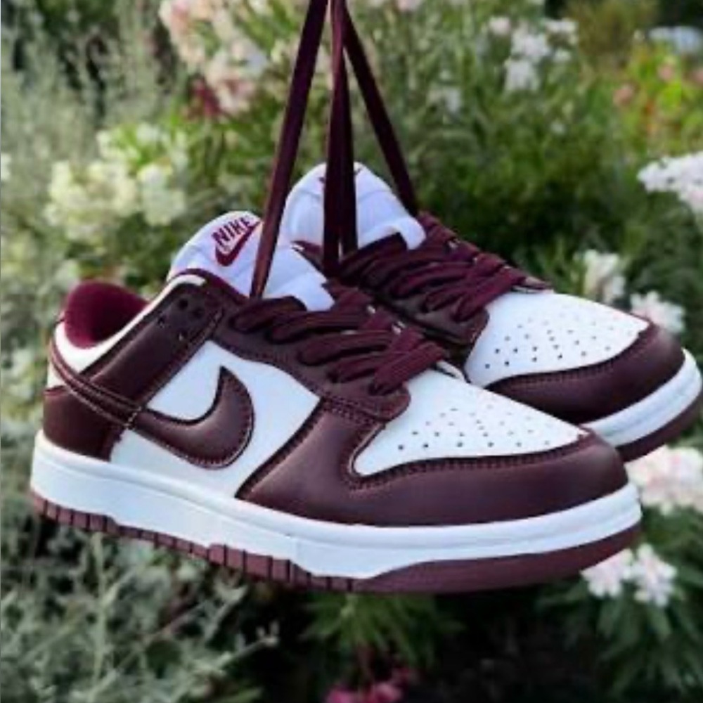 🌟NEW🌟 Nike Retro Dunk Low ✨LIMITED✨Burgundy and White